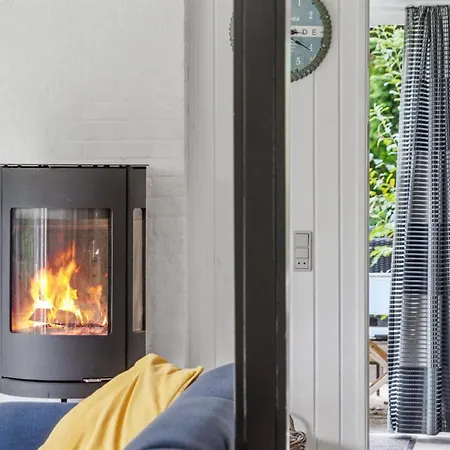 Eugenie - 100m From The Sea By Interhome *
